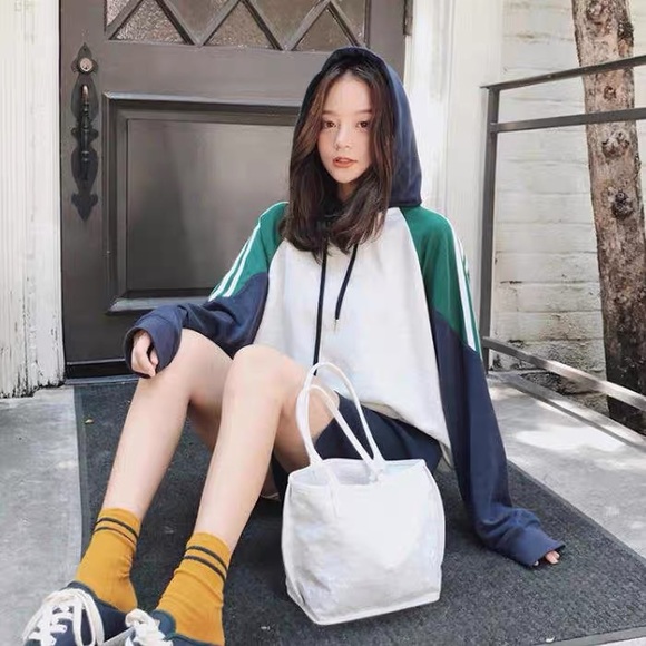 Crop top Hoodie - Picture 3 of 4